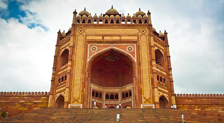 2-Days Taj Mahal Sunrise Tour with Fatehpur Sikri from Delhi