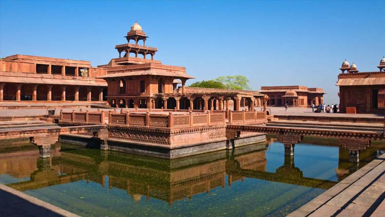 2-Days Taj Mahal Sunrise Tour with Fatehpur Sikri from Delhi