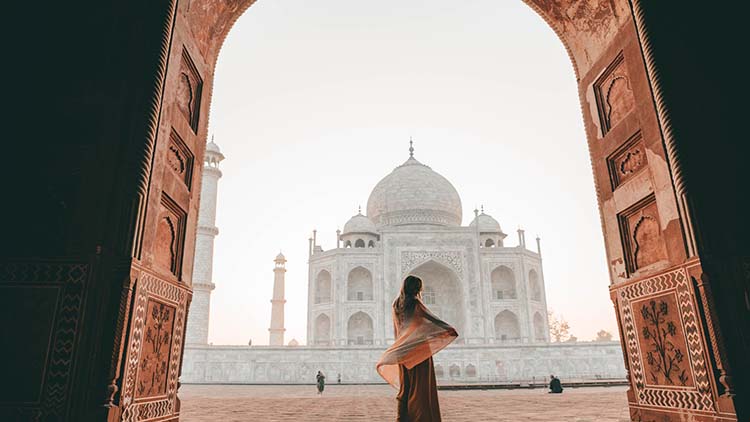 2-Days Taj Mahal Sunrise Tour with Fatehpur Sikri from Delhi