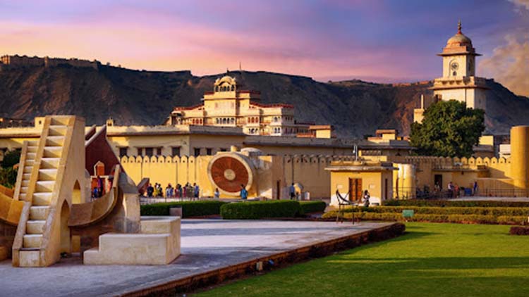 Jaipur Day Tour from Delhi with Monkey Temple