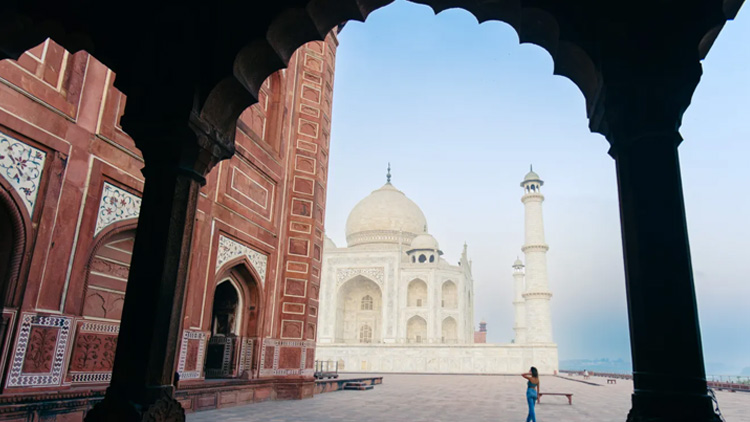 Taj Mahal Sunrise, Agra Fort and Fatehpur Sikri Tour