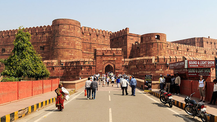 Taj Mahal Tour by Train