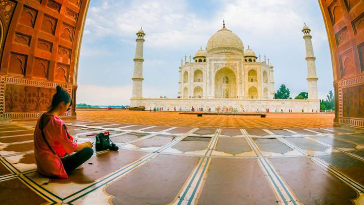 Taj Mahal Tour by Train